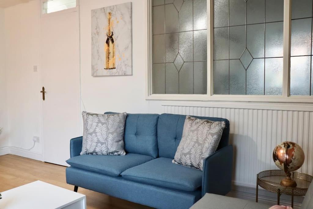 Lovely Staycation With Family Free Parking & Wifi Leeds  Exterior photo